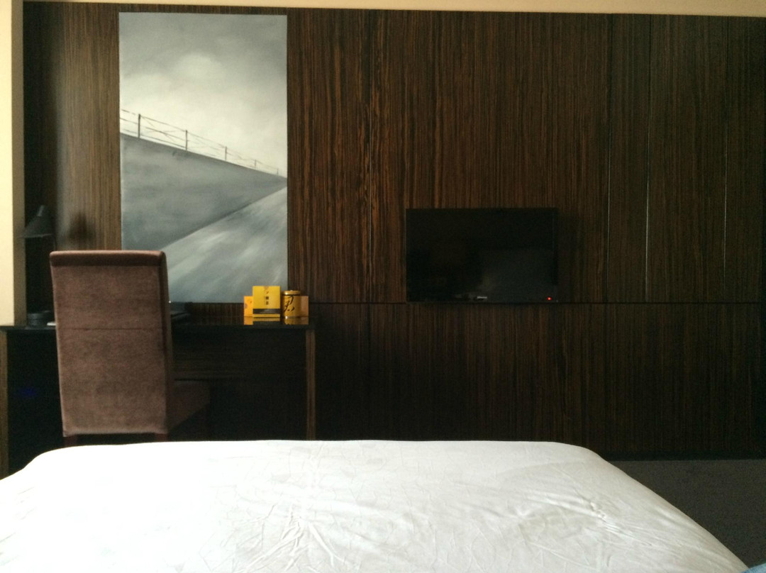 铂晶大酒店主图