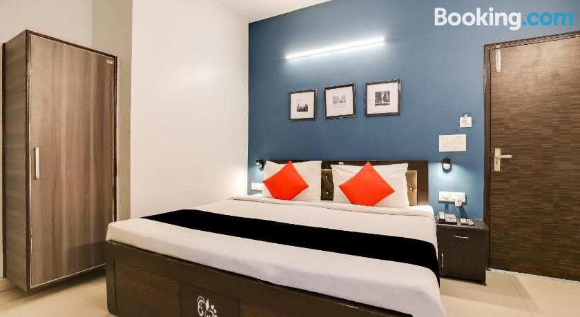 Capital O 71756 Hotel Silver Arrow