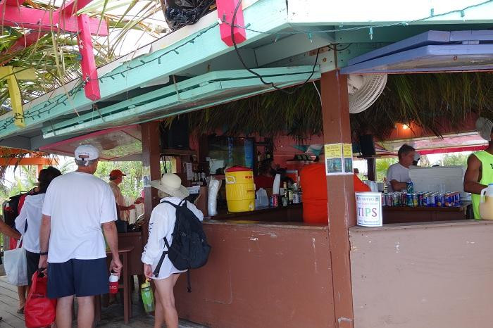 Nippers Beach Bar & Grill景点图片