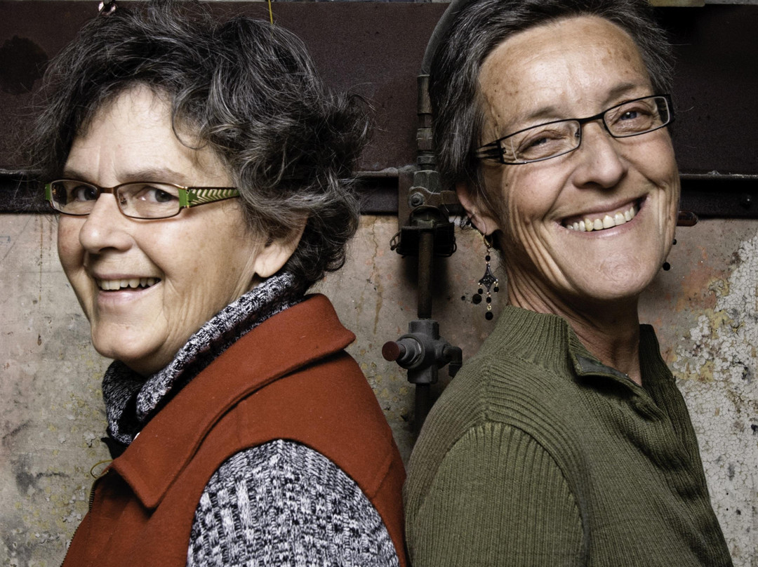 Atelier Boutique Ne Faites Pas L'autruche-Mont-Saint-Hilaire必去景点