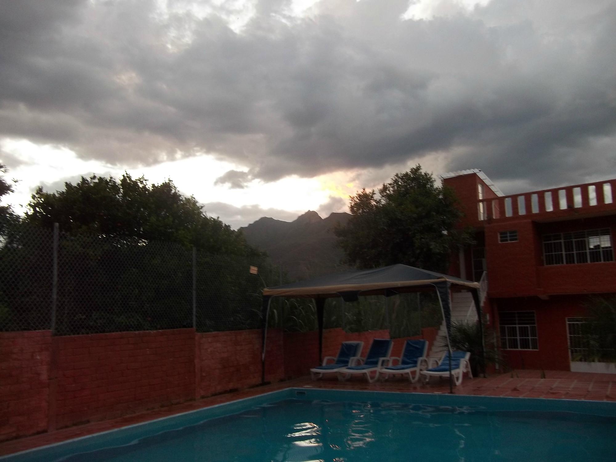 Hostal Taranza-泳池