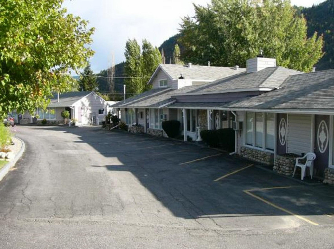 Trail Motel & RV Park