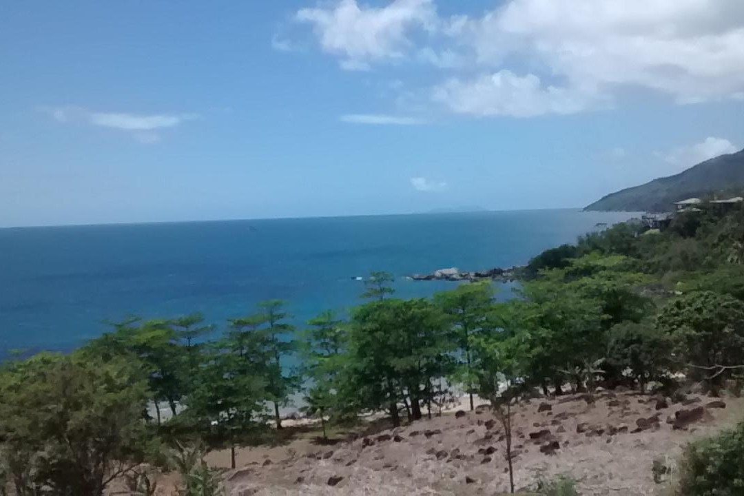 Praia da Ponta das Canas景点图片