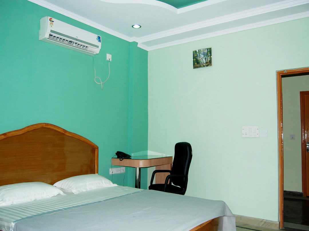 Sakoti酒店住宿-OYO Hotel Madhur Regency