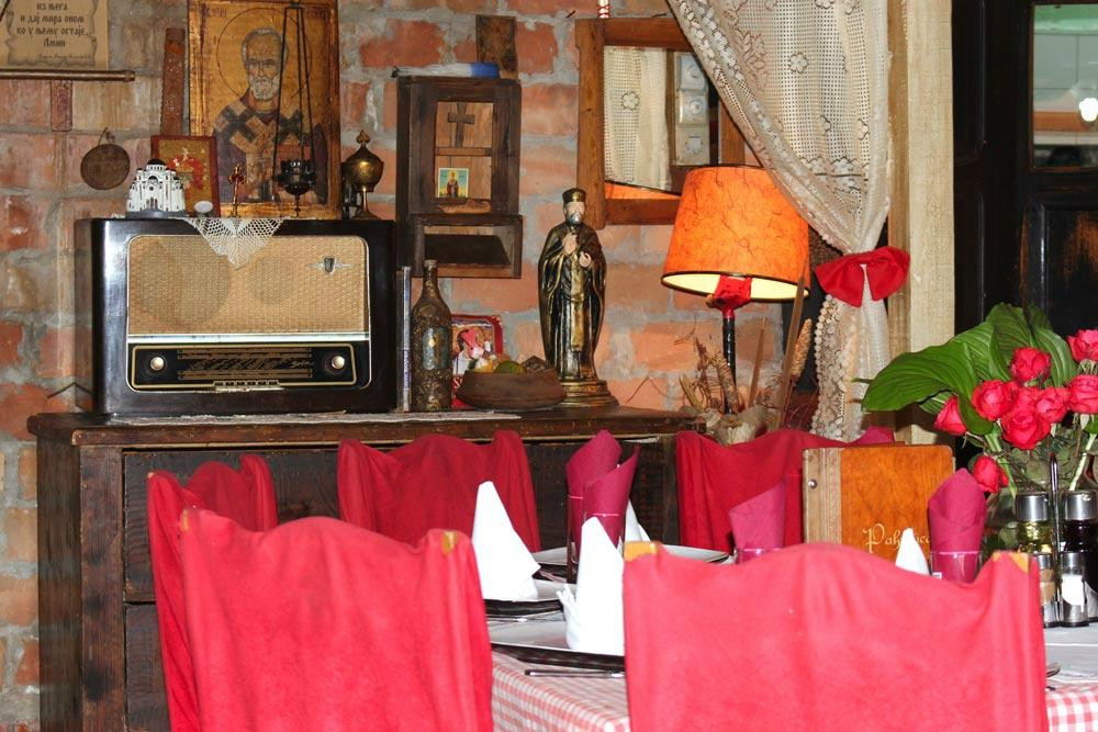 Karaburma餐馆和美食-Restoran Pahuljica