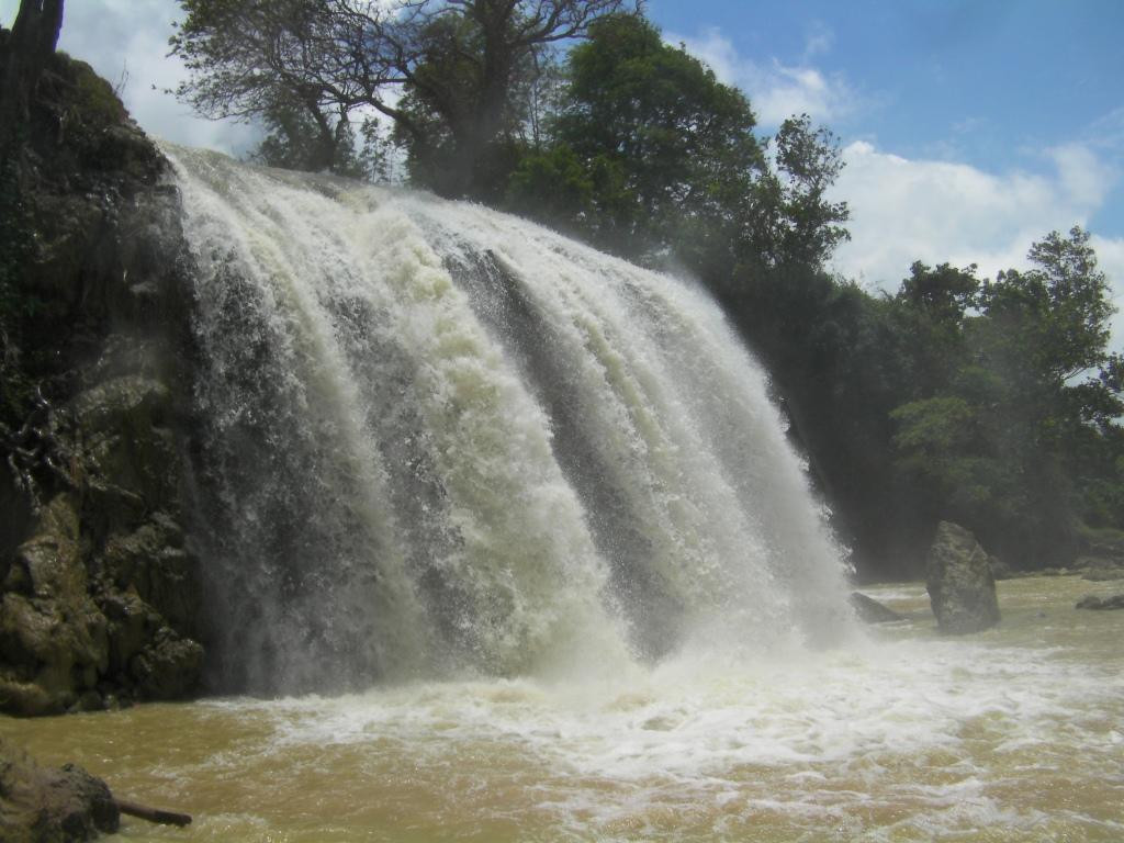 Toroan Waterfall-Sampang必去景点