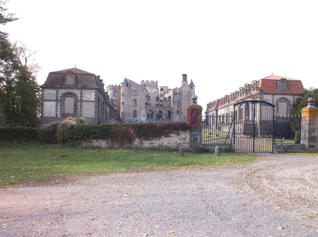 Château de Chazeron景点图片
