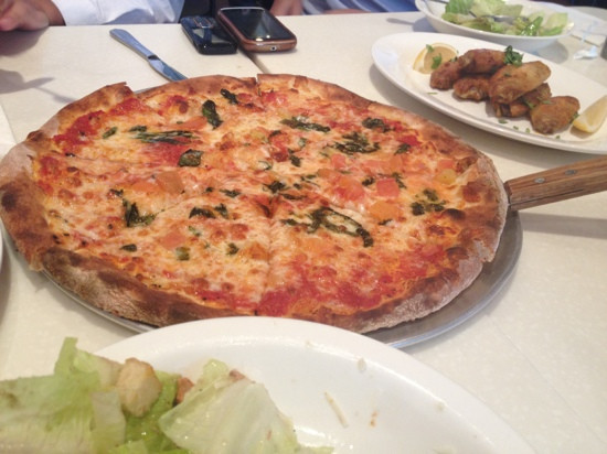 Ello Amici's East Coast Pizzeria