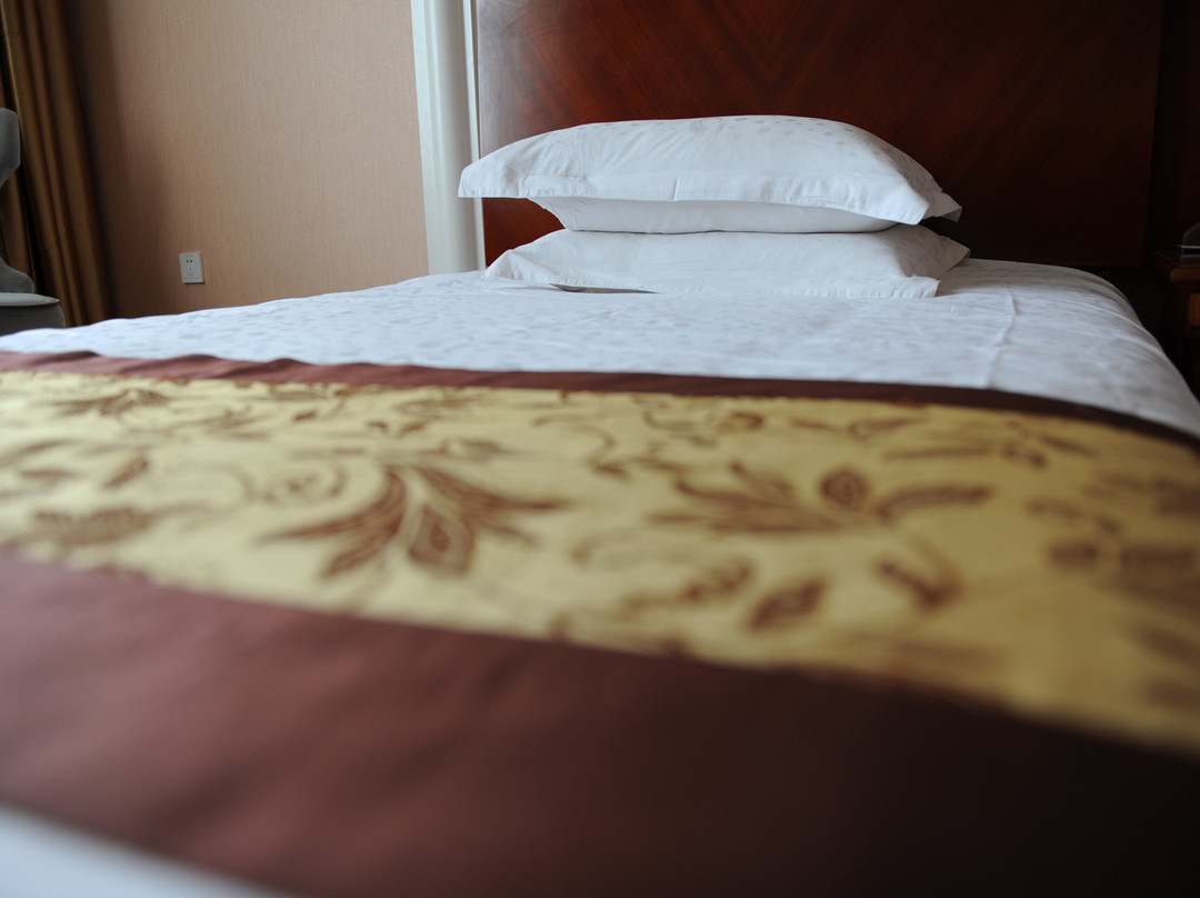 億隆大酒店主图