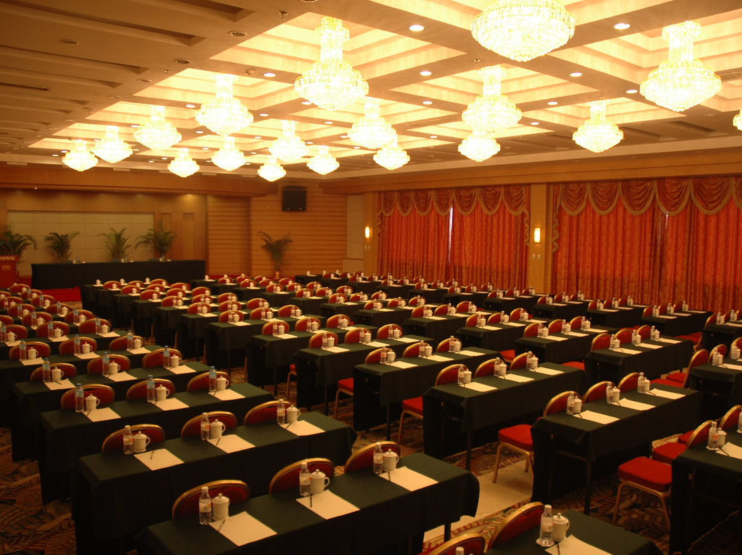 吐哈石油大厦主图