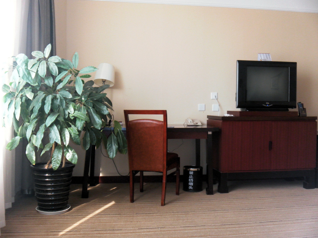 建平国际酒店主图