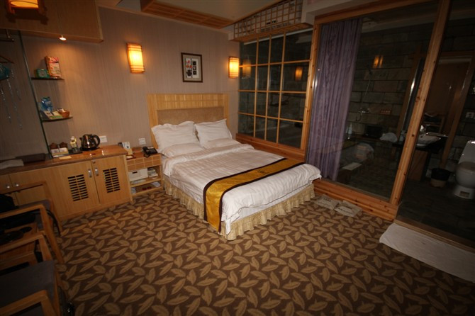 泉眼温泉旅游度假酒店主图