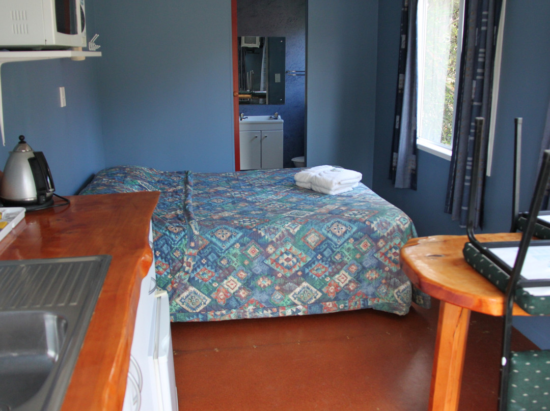 Ahipara Backpackers and Motor Camp