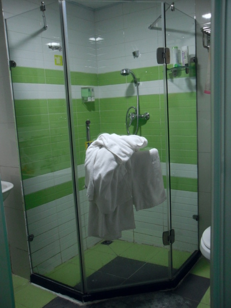 7天西安长缨路胡家庙地铁站店-客卧