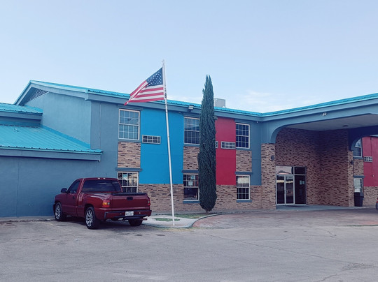 B&J Hotel and Apartments