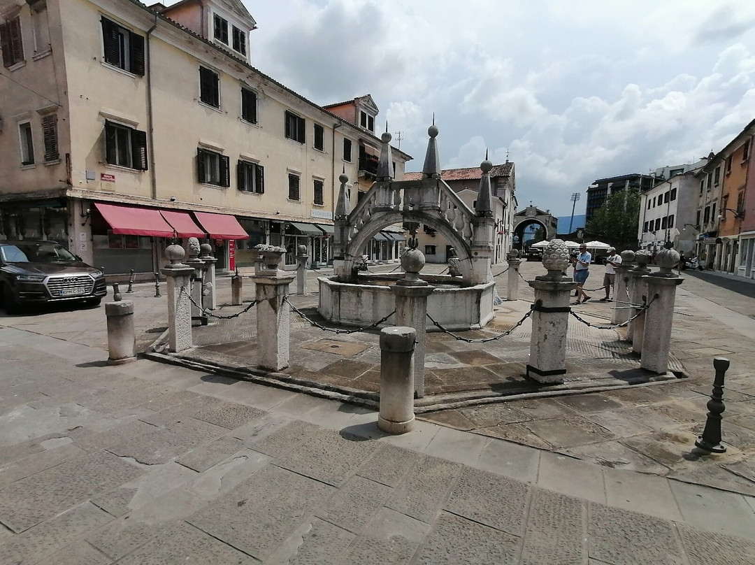 Piazza Tito景点图片