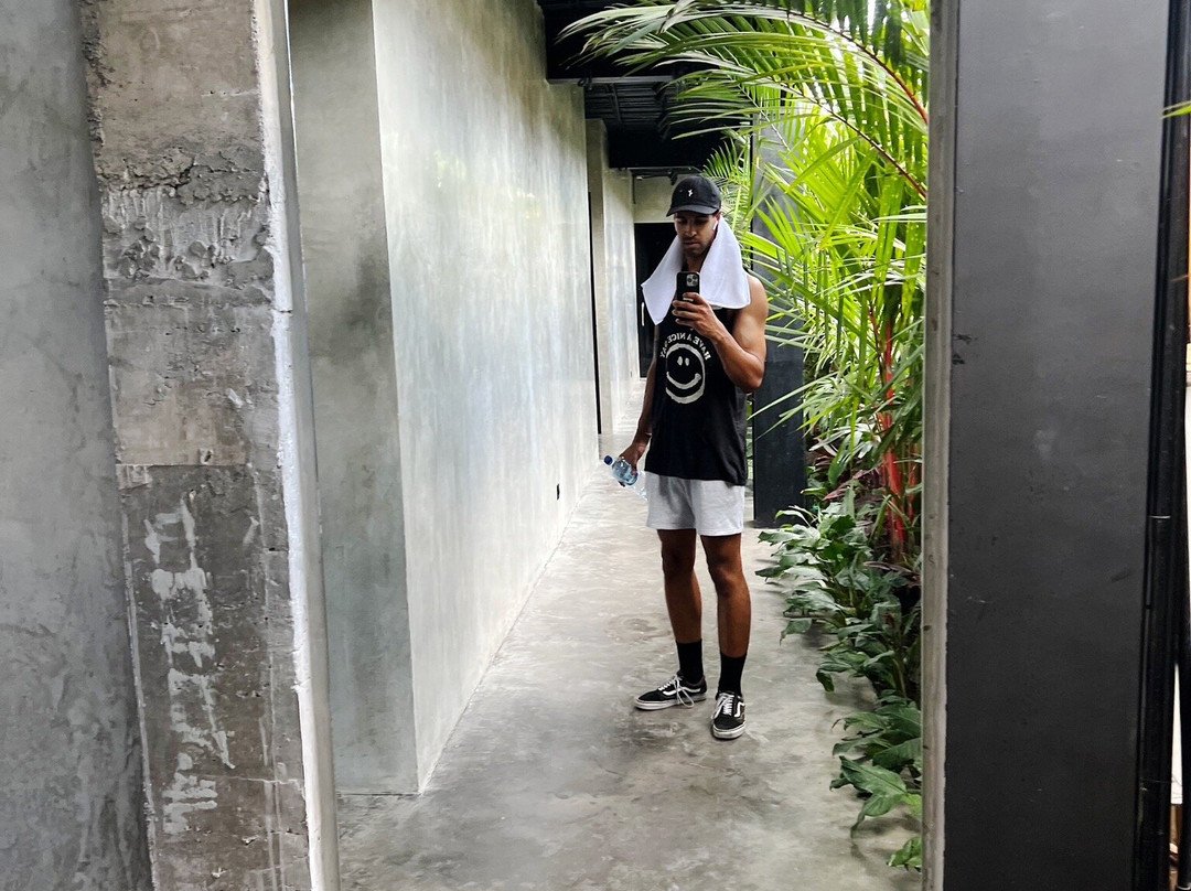 The Wrong Gym-佩惹勒南必去景点