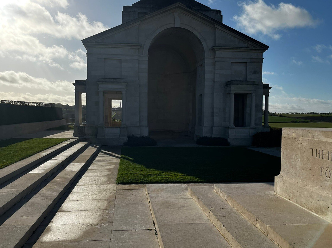 Villers-Bretonneux Military Cemetery景点图片