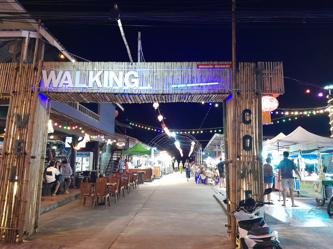 Walking Street Koh Lanta景点图片