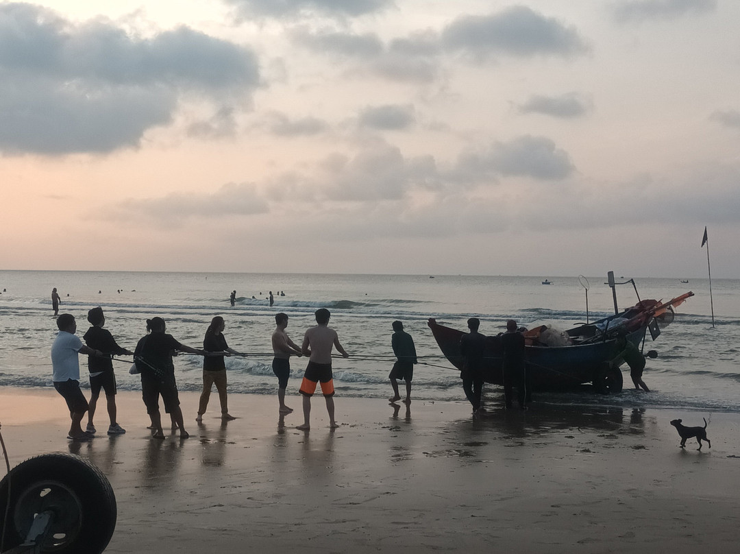 Back Beach-头顿必去景点