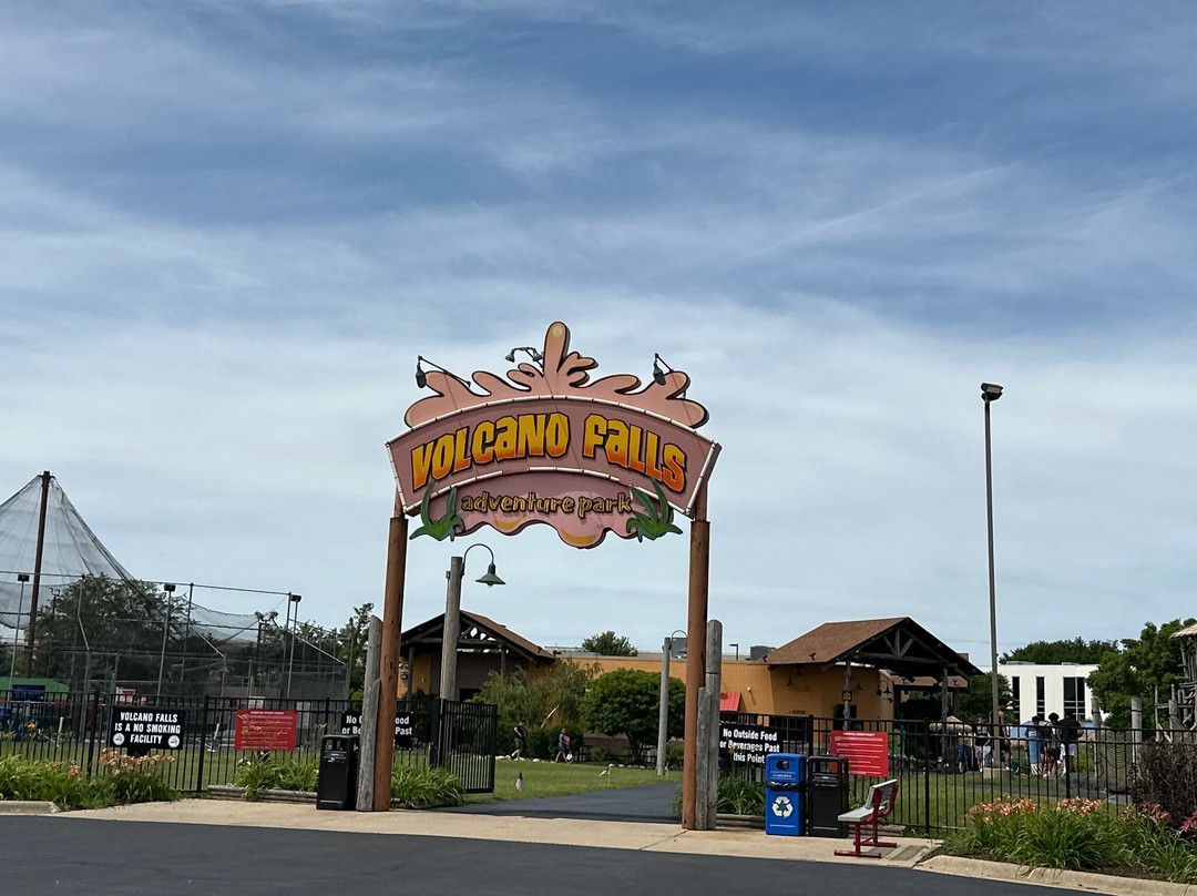 Volcano Falls Adventure Park-Loves Park必去景点