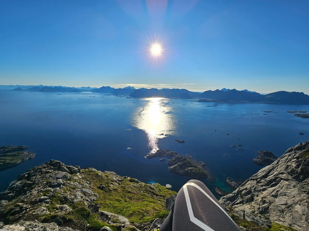 Festvagtind Hike景点图片