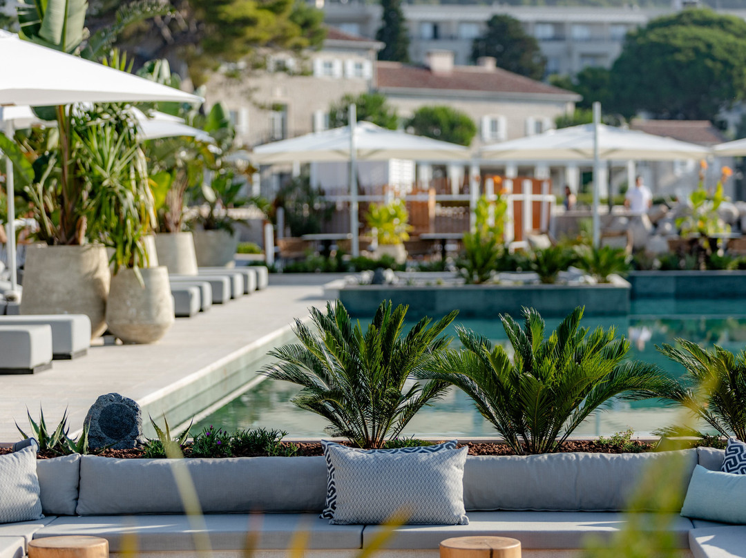 Lazure Hotel & Marina主图