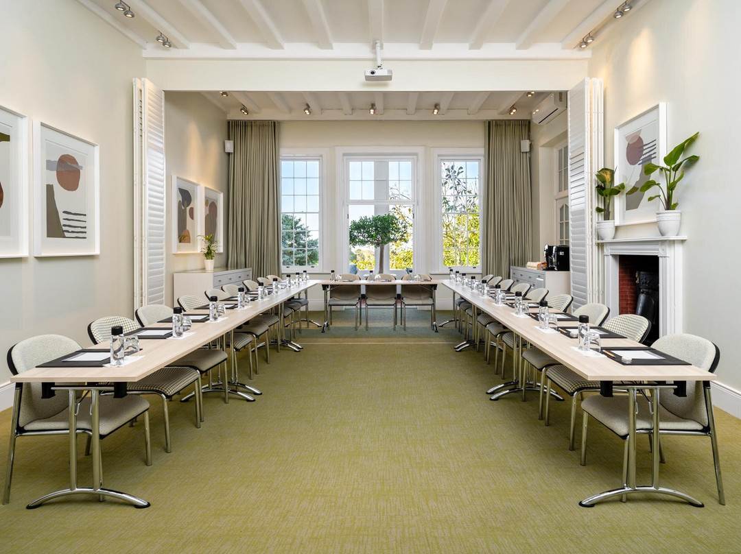 塞拉斯酒店主图