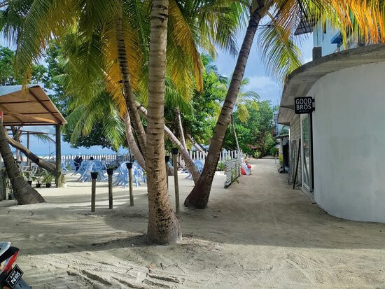 Good Bros Cafe & Bistro