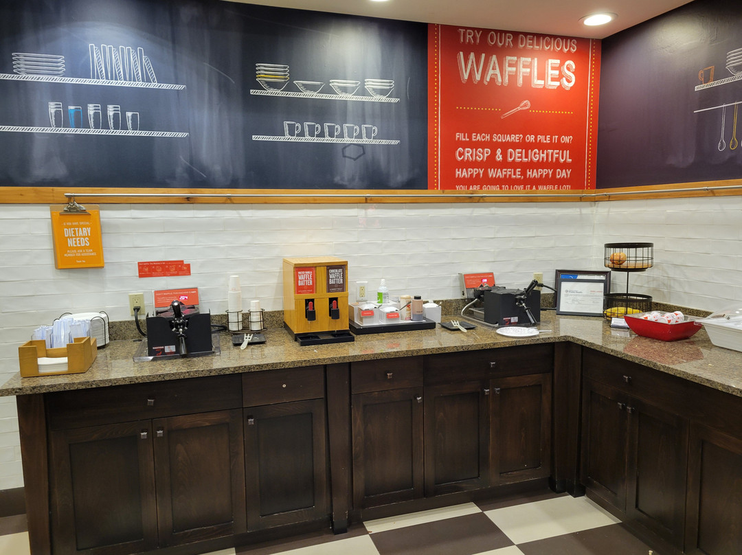 爱达荷福尔斯／机场汉普顿酒店主图