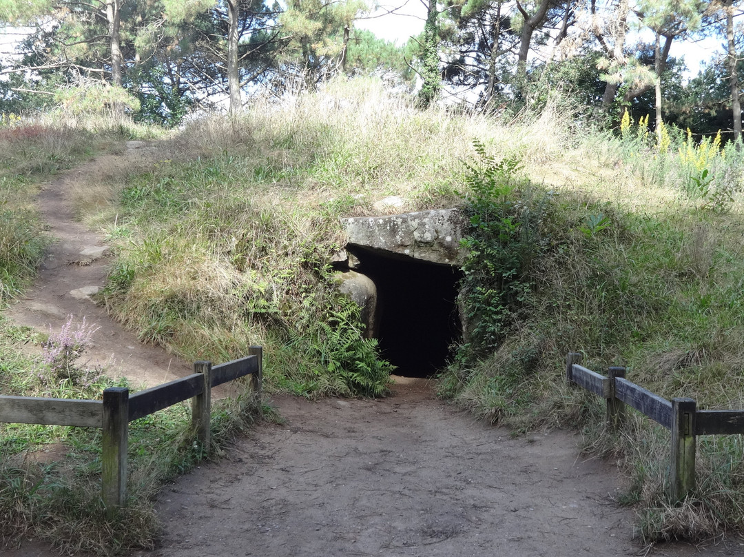 Tumulus et Tombelles de Kernours景点图片