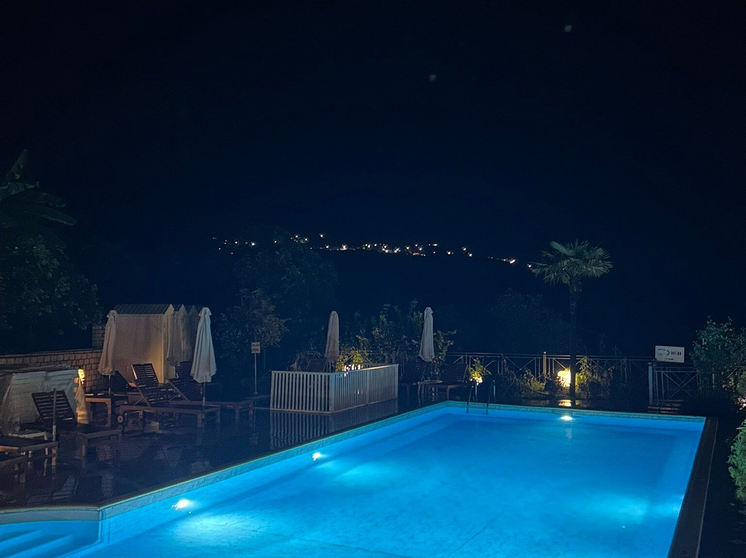 Bella Vista Hotel & Apartments主图