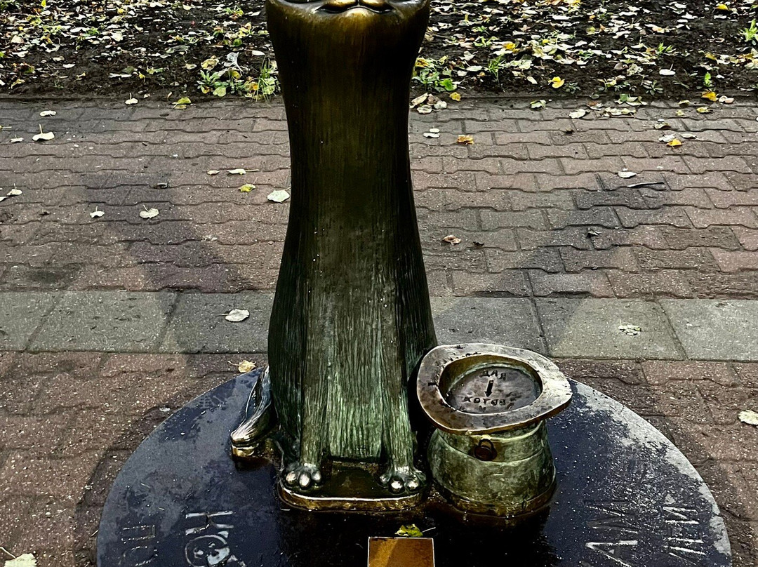 Monument to Cats and Dogs Affected by Cars-科斯特罗马必去景点