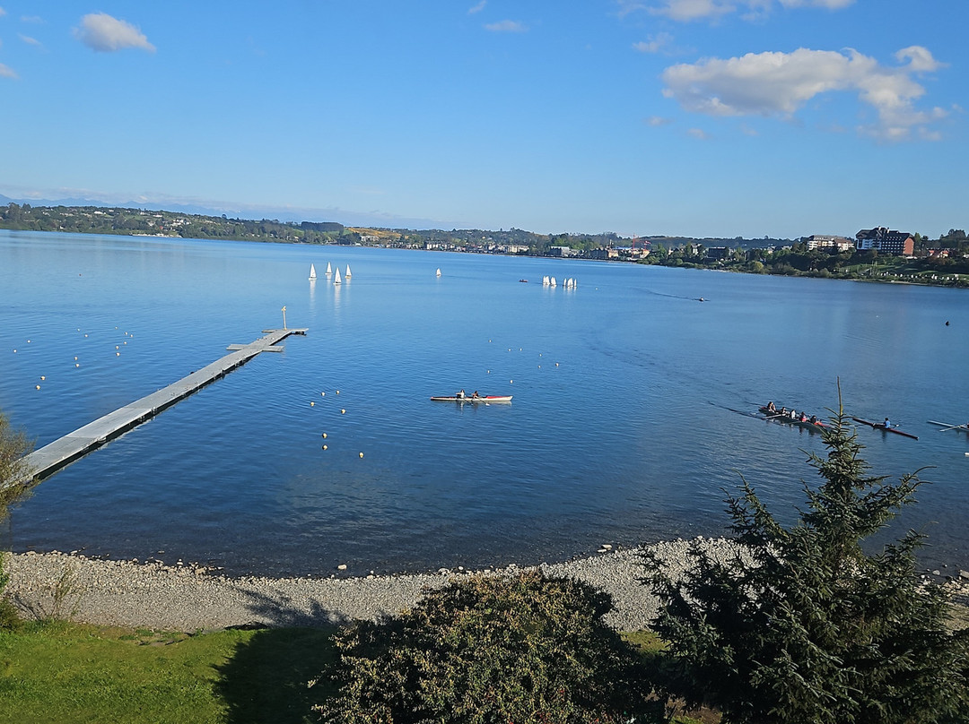 湖滨小屋酒店主图