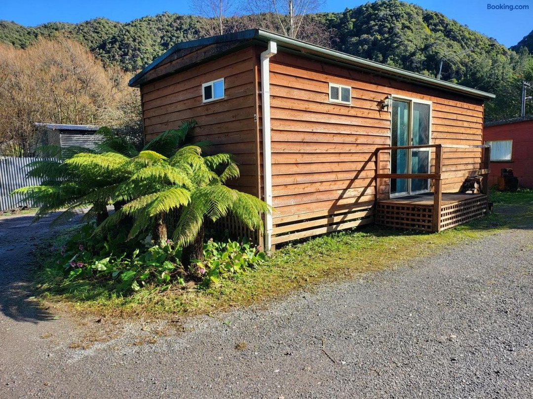 Copper Country Cabins 昆斯敦铜矿国家小屋