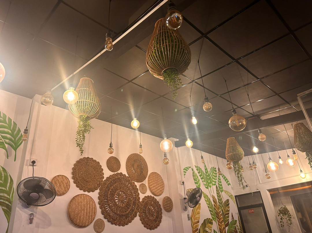 The Island Curry Hub Restaurant And Cafe