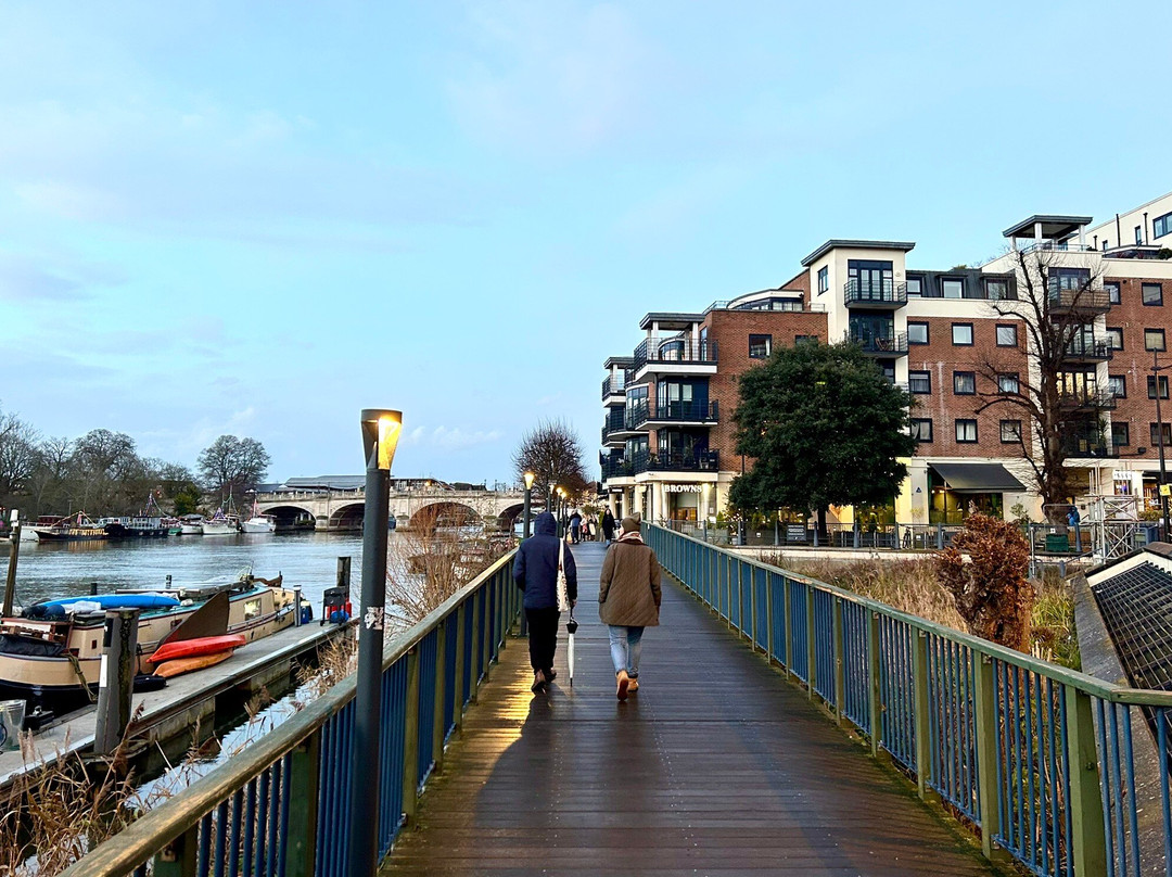 Riverside Walk-泰晤士河畔金斯敦必去景点