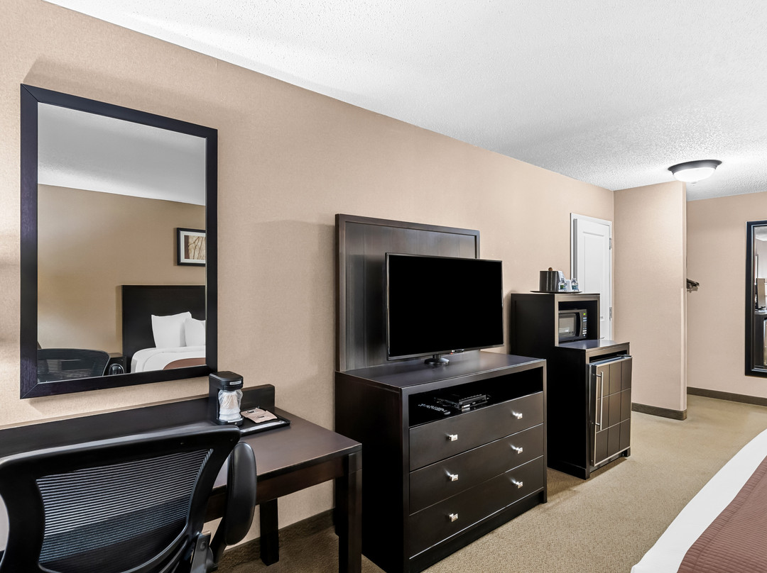 Heartland Inn & Suites, Surestay Collection By Best Western主图