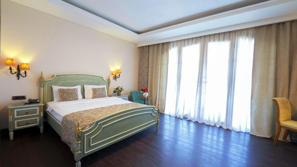 Sapphire Marine Hotel主图