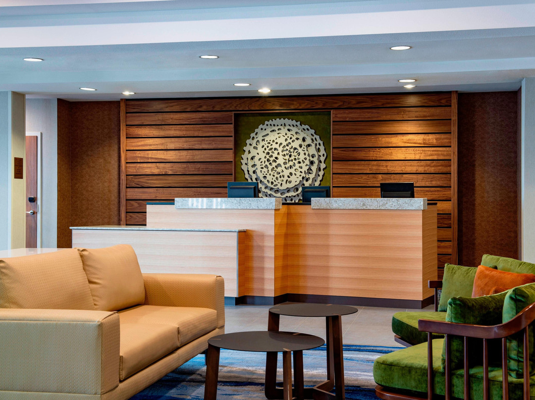 基洛纳万枫酒店及套房主图