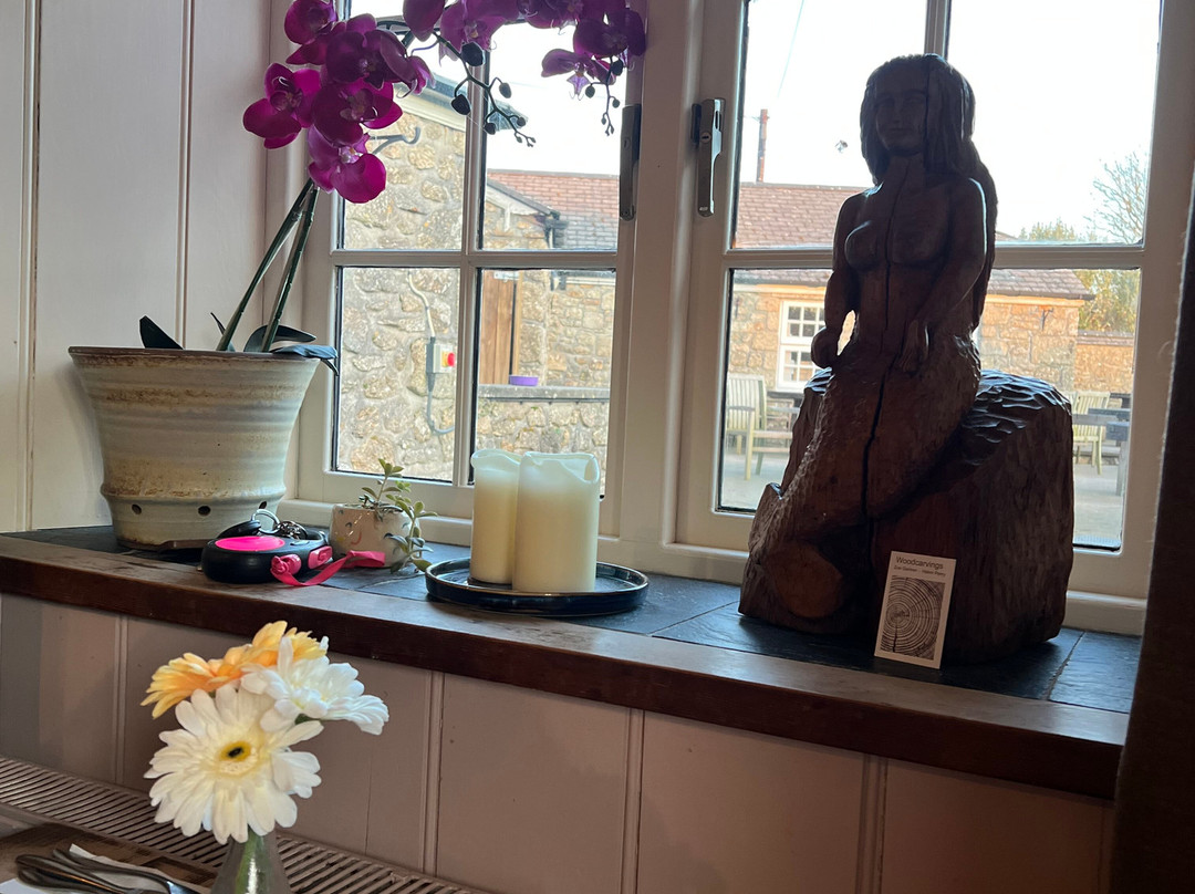 The White House at The Tinners Arms主图