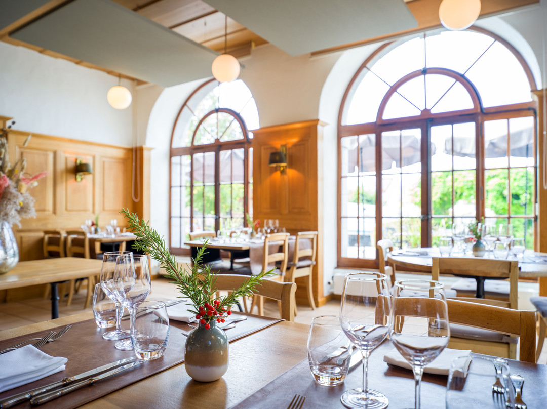 Ollon餐馆和美食-La Brasserie de l'Hôtel de Ville d'Ollon