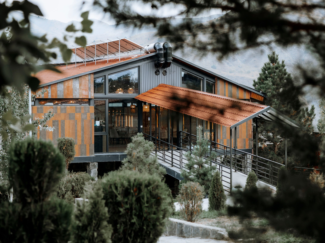 Macrame Restaurant Garni