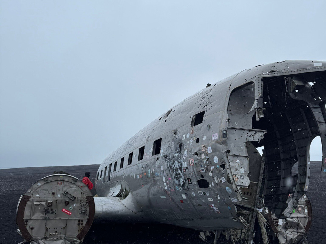 DC-3 Airplane wreck - Eyvindarholt-霍尔斯沃德吕尔镇必去景点
