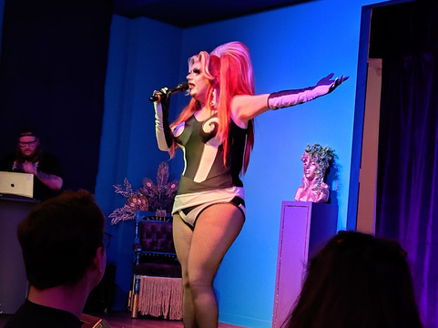 The Dragonfly Lounge-科尔切斯特必去景点