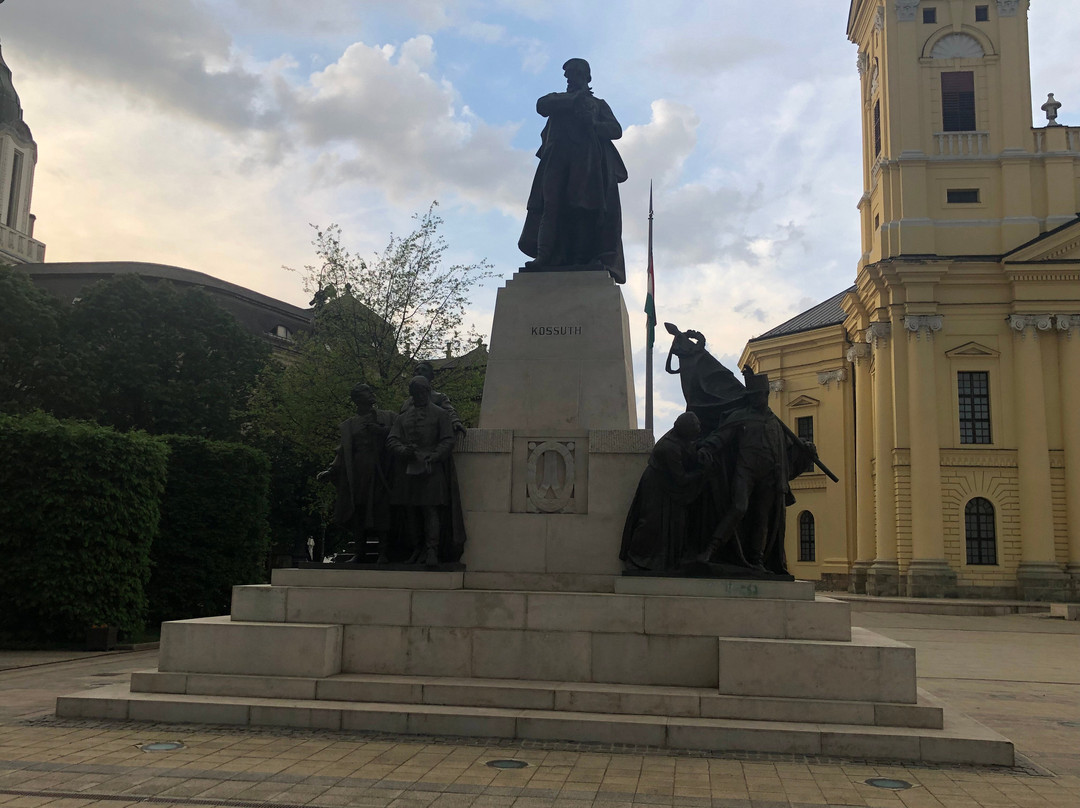 Statue of Lajos Kossuth景点图片