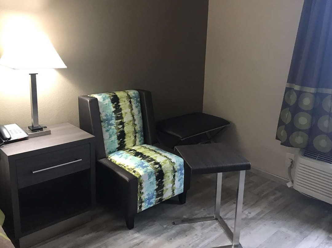 Super 8 by Wyndham Pascagoula