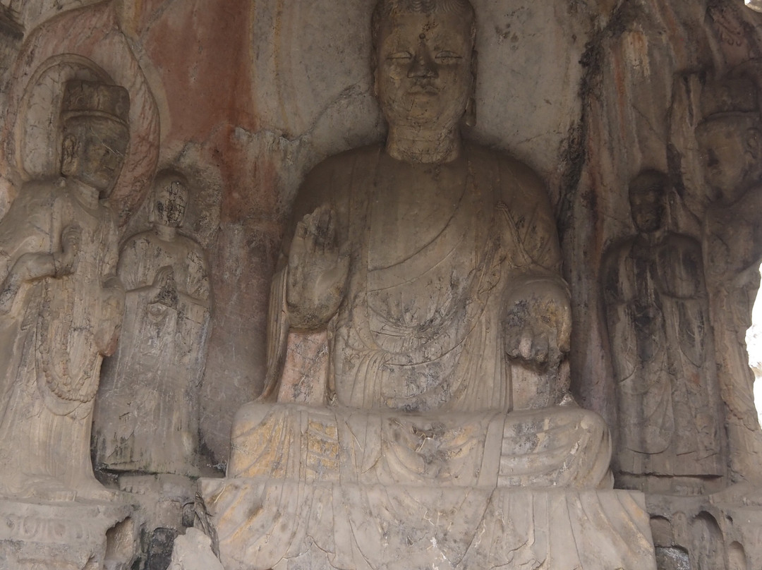 宾阳洞-洛阳市必去景点