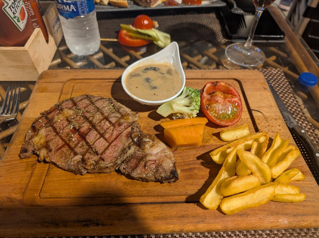 The Hemingway Steakhouse &lounge Pub