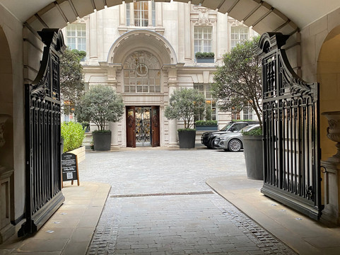 伦敦瑰丽酒店主图